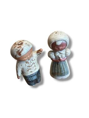 Vintage Knobler Pottery Couple Salt & Pepper Shakers